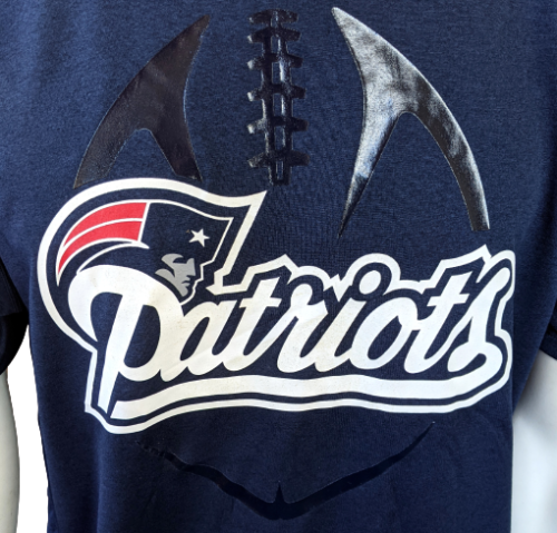 New England Patriots NFL Football on Field Nike Logo Blue Short Sleeve Shirt LG