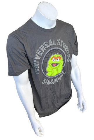 Universal Studios Singapore Men's Oscar The Grouch Gray Shirt Size Large