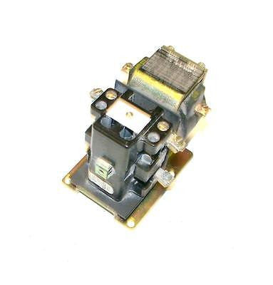 SQUARE D  7001D020   CONTACTOR 114 VDC COIL