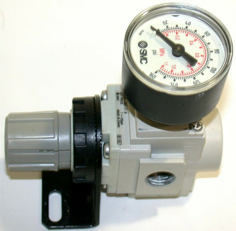 SMC 1/4" Air Regulator w/Gage 7-125 psi AR20K-N02-Z-B