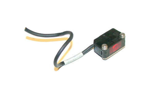 KEYENCE  PHOTOELECTRIC SENSOR 12-24 VDC  MODEL  PZ2-51PR  (2 AVAILABLE)