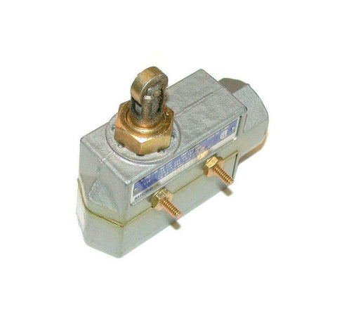 HONEYWELL MICRO SWITCH  BZE6-2RQ9  ROLLER  LIMIT SWITCH  10 AMP 480 VAC