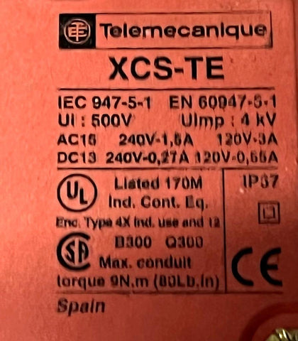 Telemecanique XCS-TE Safety Interlock Switch 500 Volts 4KV With ...