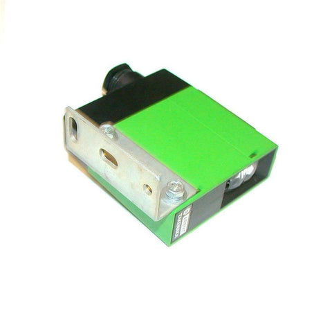 Takenaka   AR5MF  Photoelectric Sensor W/Angle Bracket