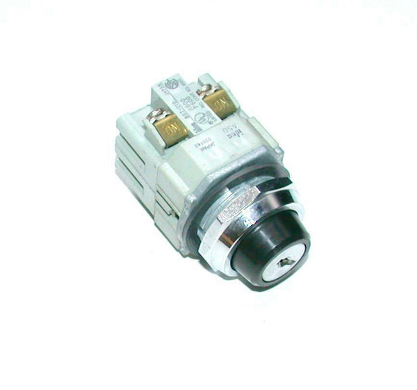 Idec Bst-001 Bst-010 2-position Maintained Key Switch No Key 1 N.o. 1 