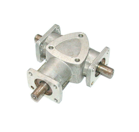 Boston Gear RA631   Right Angle Bevel Gearbox  1: 1 Ratio