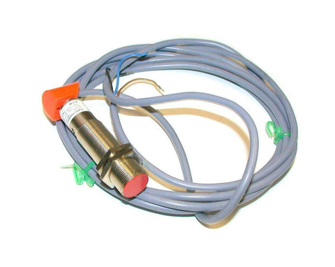 New Cutler-Hammer  E57LAL18T110SR  Inductive Proximity Switch Sensor 10-30 VDC